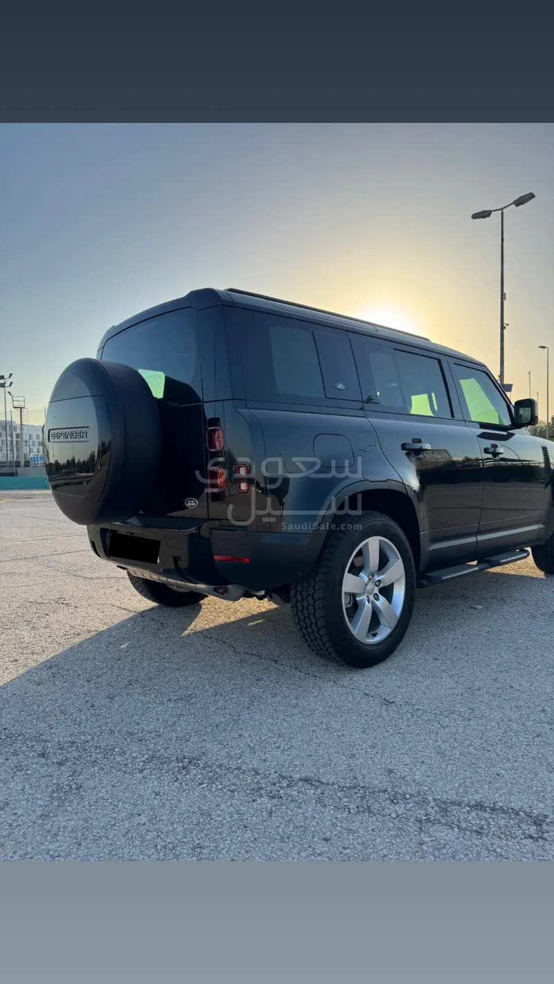 2023 لاند روفر ديفيندر 110
