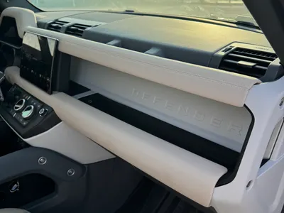 2023 لاند روفر ديفيندر 110