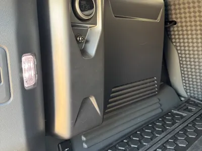 2023 لاند روفر ديفيندر 110