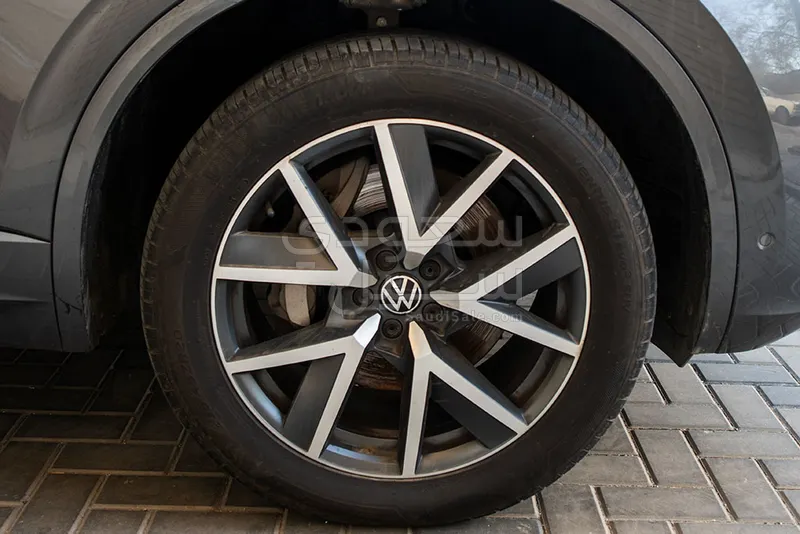 2021 فولكس واجن طوارق أر - لاين