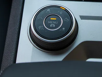 2021 فولكس واجن طوارق أر - لاين