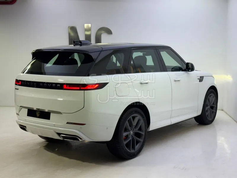2025 لاند روفر رينج روفر سبورت اس اي