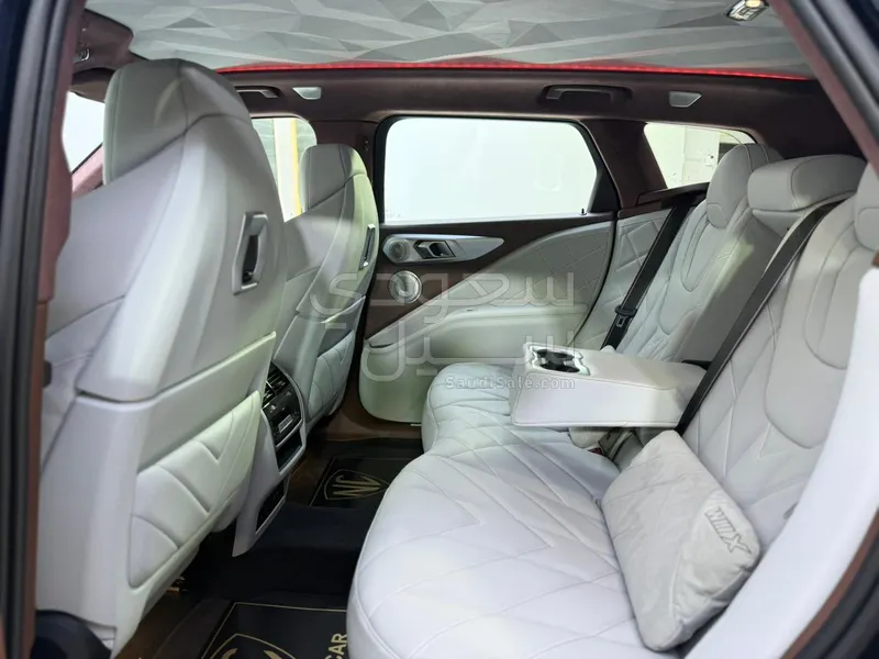 2023 بي ام دبليو اكس ام