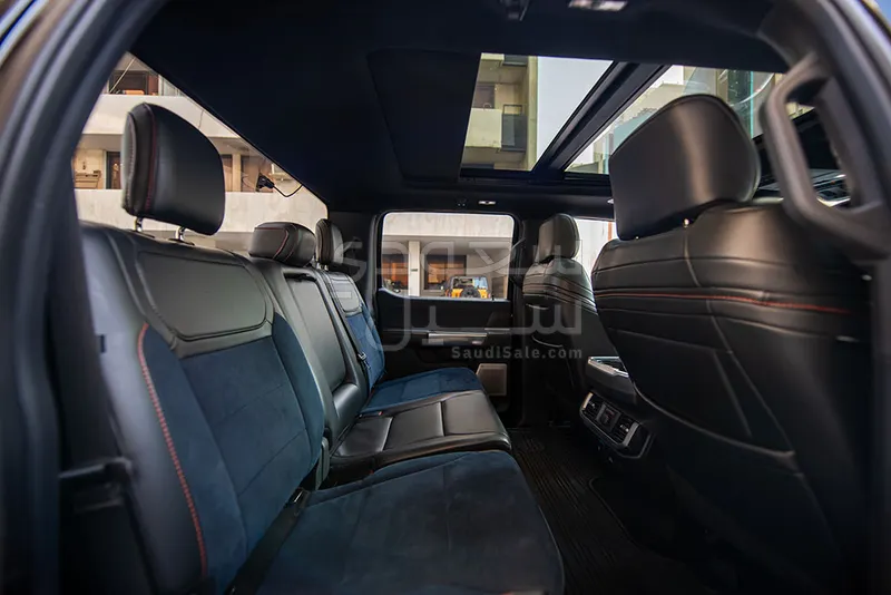 2022 فورد اف 150 رابتور