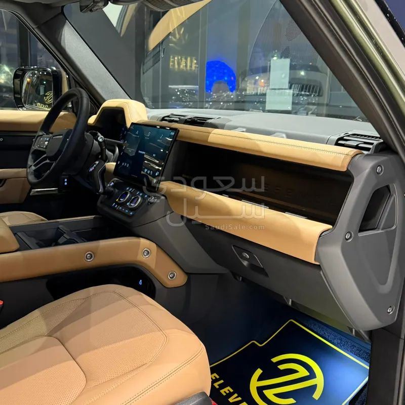 2026 لاند روفر ديفيندر اتش اس اي