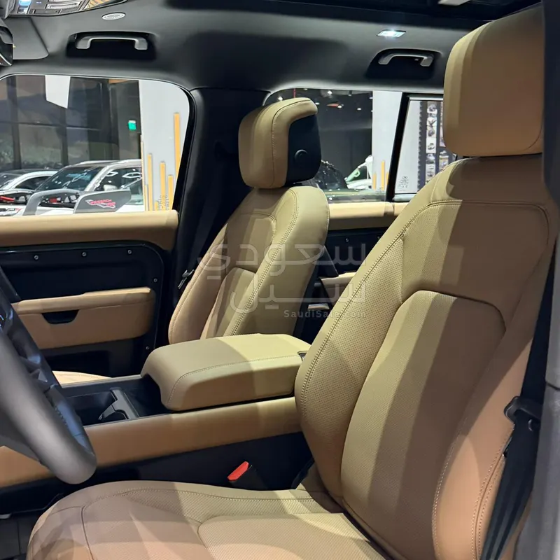 2026 لاند روفر ديفيندر اتش اس اي