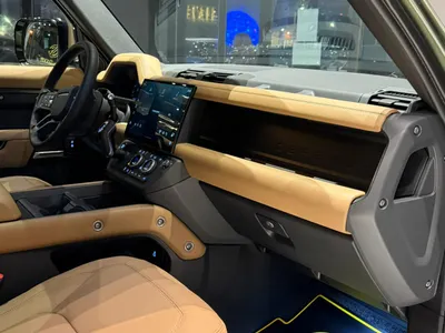 2026 لاند روفر ديفيندر اتش اس اي