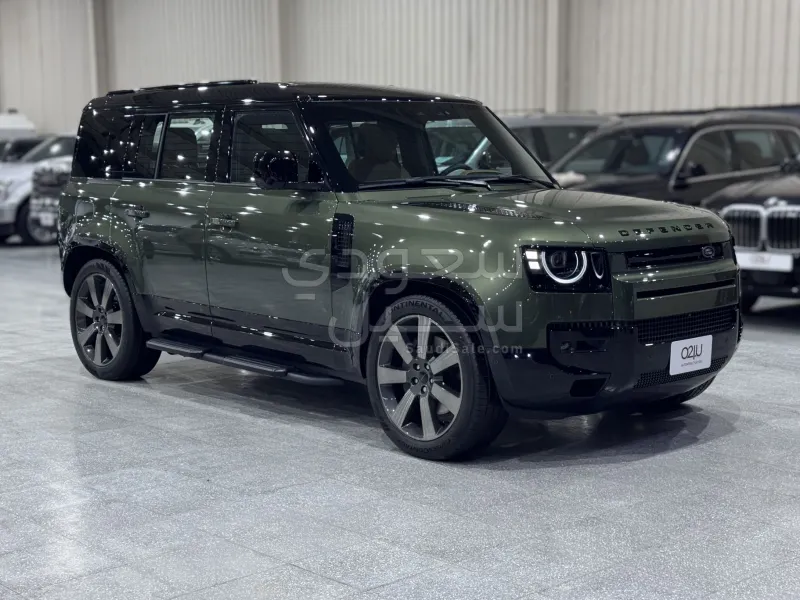 2026 Land Rover Defender X dynamic