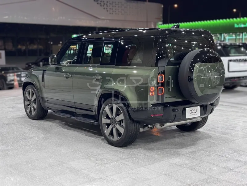 2026 Land Rover Defender X dynamic