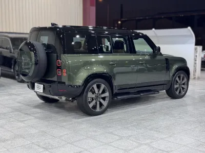 2026 Land Rover Defender X dynamic