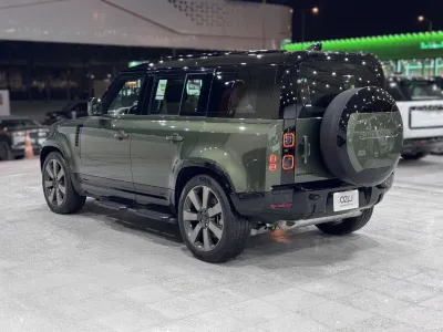 2026 Land Rover Defender X dynamic