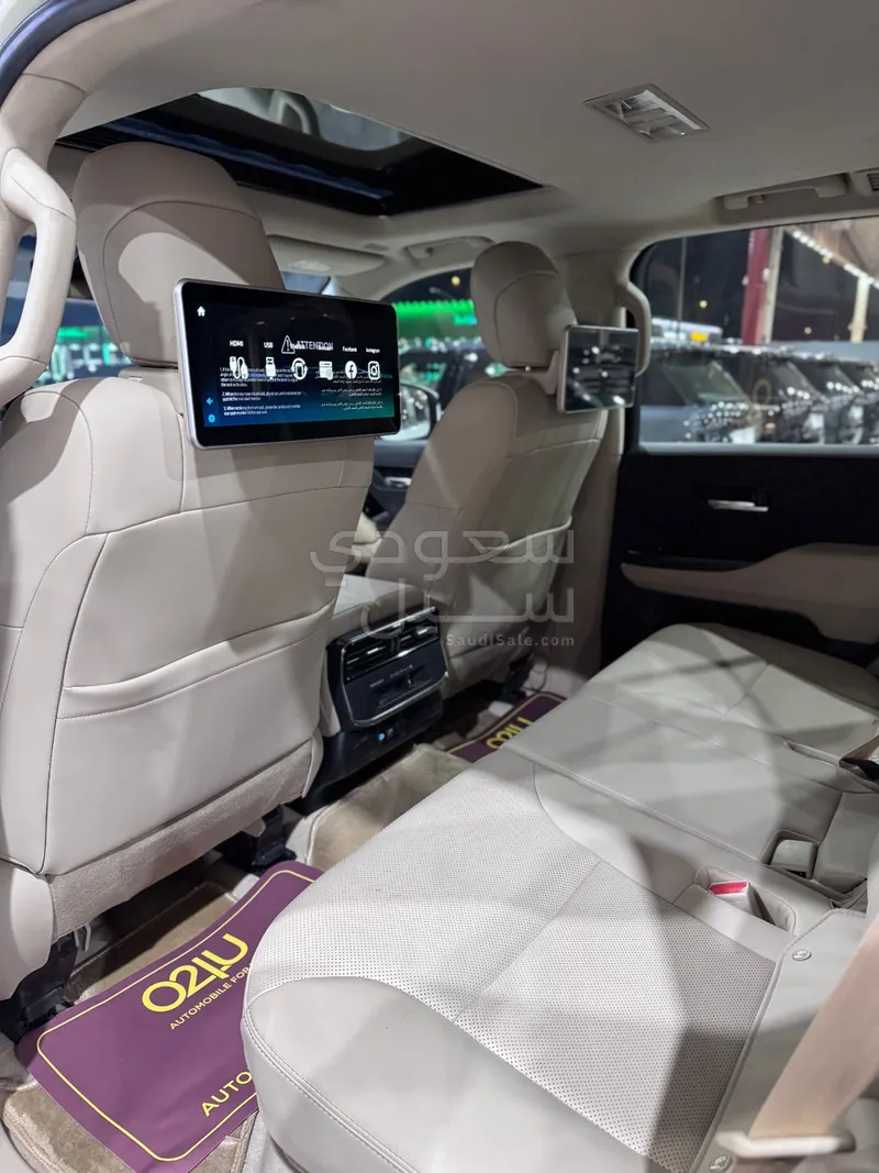 2022 Toyota Land Cruiser GXR