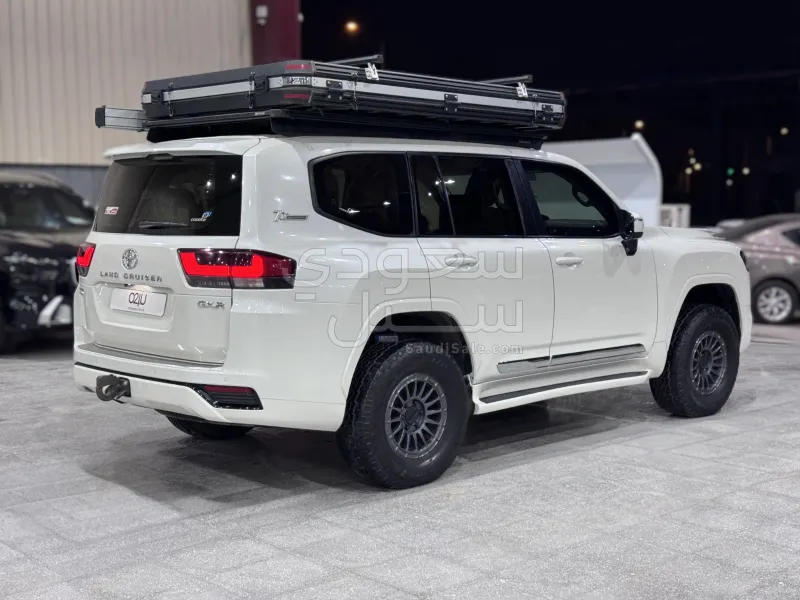 2022 Toyota Land Cruiser GXR