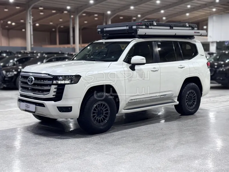 2022 Toyota Land Cruiser GXR