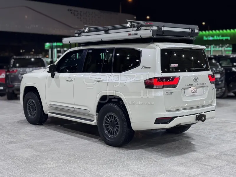 2022 Toyota Land Cruiser GXR