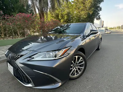2023 لكزس إي إس 250