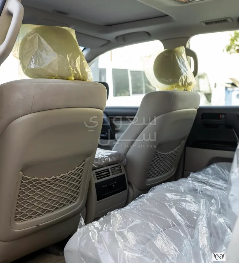 2018 تويوتا لاند كروزر جي اكس ار