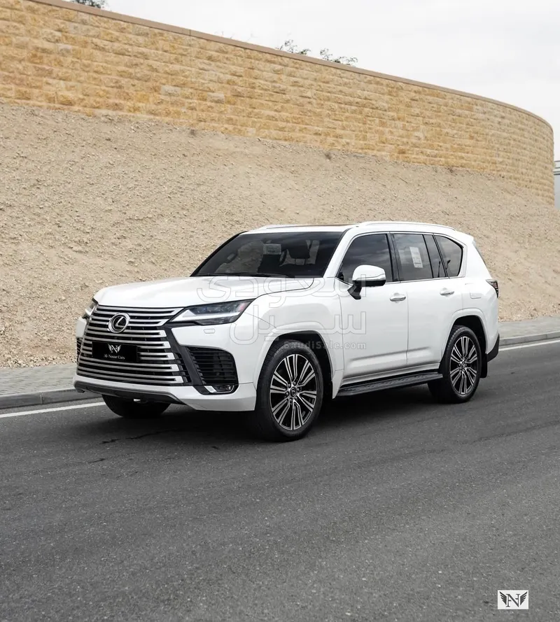 2024 لكزس إل إكس 600