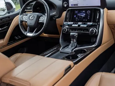 2024 لكزس إل إكس 600