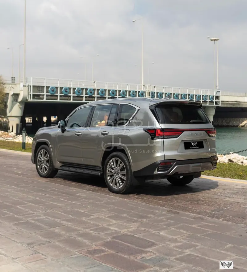 2023 لكزس إل إكس 600 في أي بي