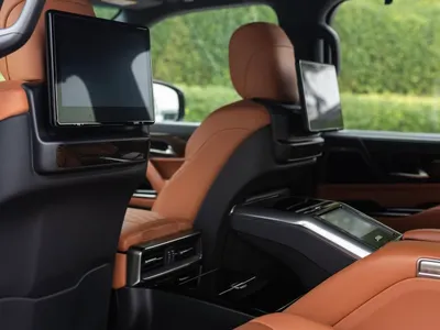 2023 لكزس إل إكس 600 في أي بي