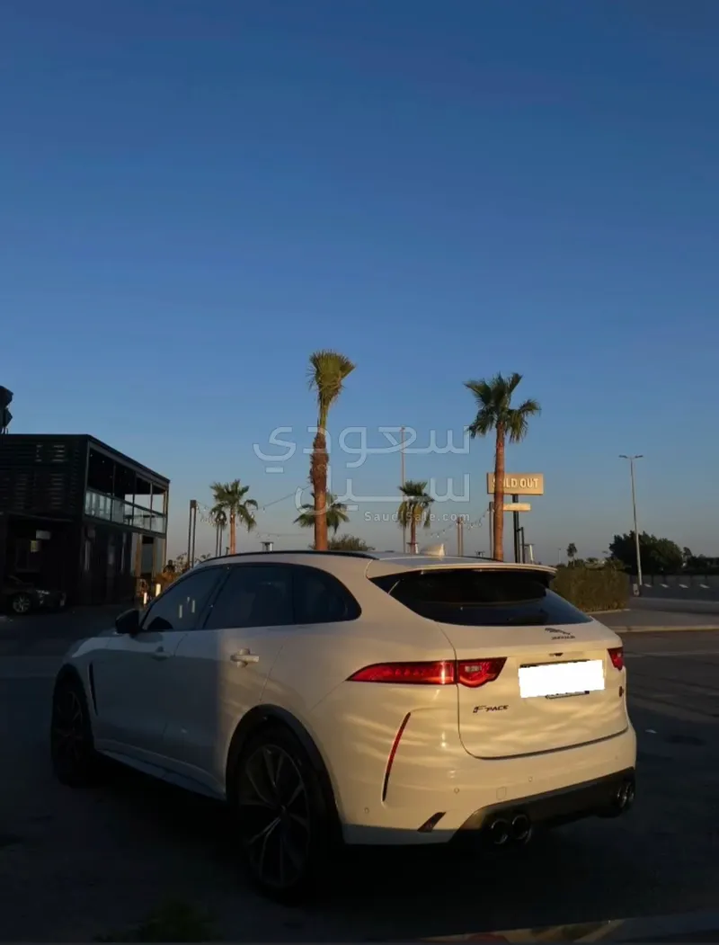 2019 جاكوار اف-بيس اس في ار