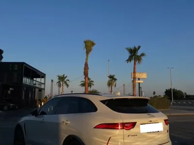 2019 جاكوار اف-بيس اس في ار