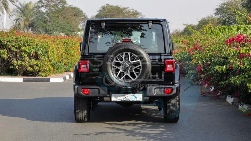 2025 جييب رانجلر صحارى