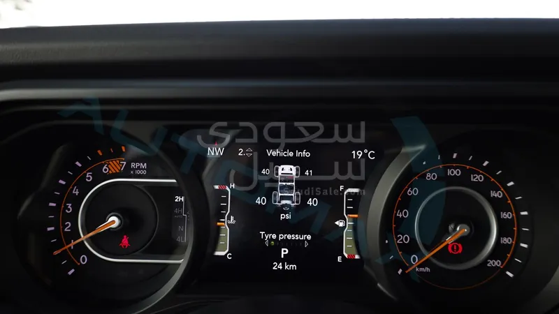 2025 جييب رانجلر صحارى