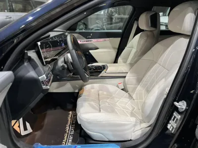 2026 بي ام دبليو الفئة السابعة 735أي