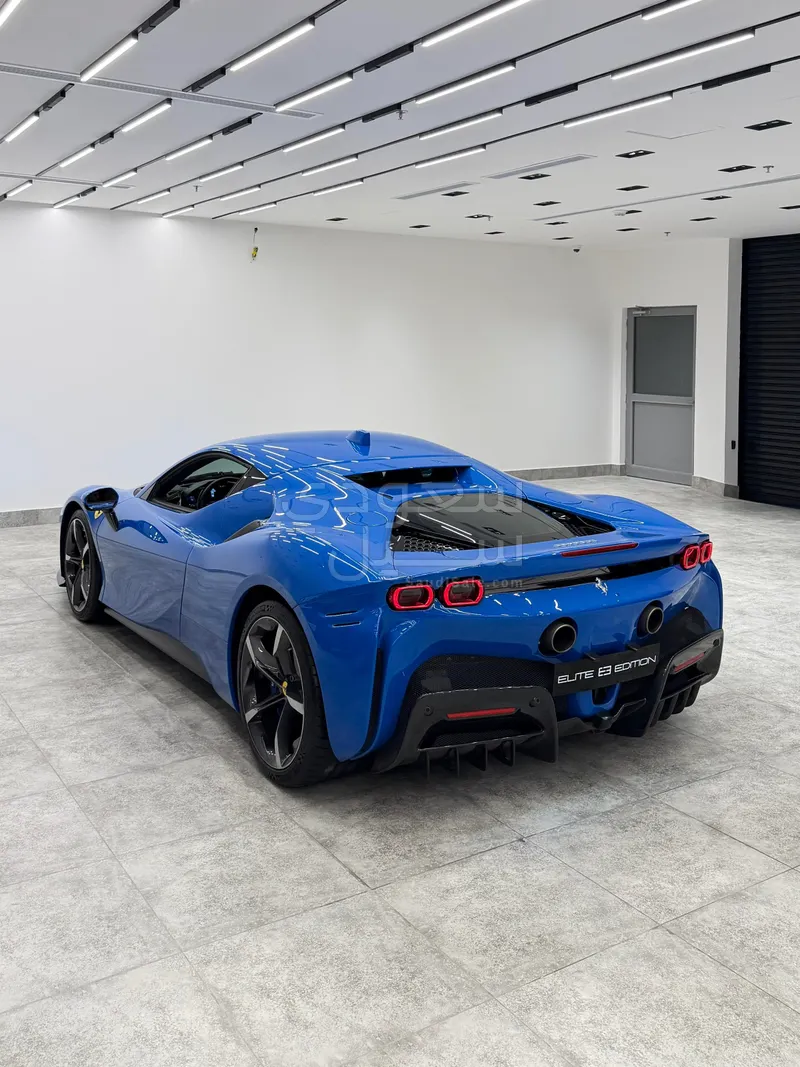 2021 فيراري اس اف 90 سترادالي