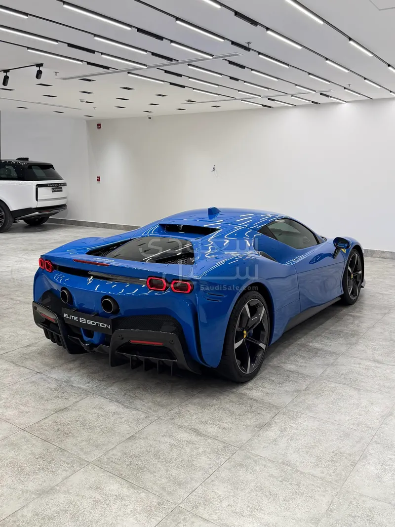 2021 فيراري اس اف 90 سترادالي