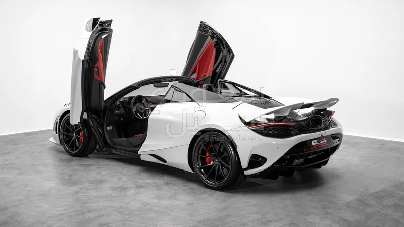 2025 مكلارين إس 750