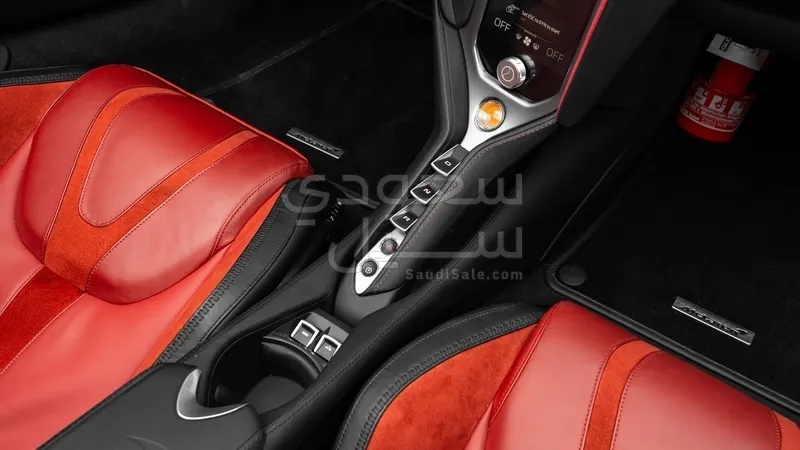 2025 مكلارين إس 750