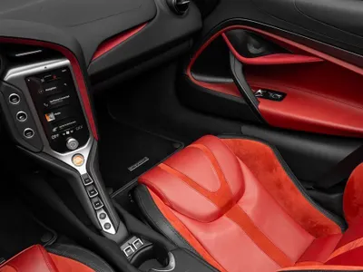 2025 مكلارين إس 750