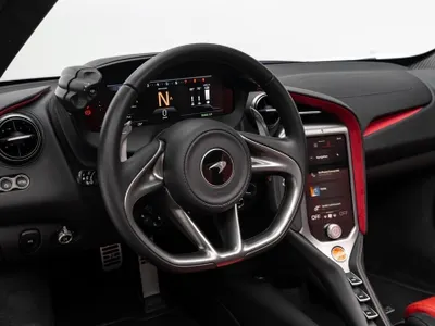 2025 مكلارين إس 750