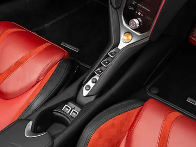 2025 مكلارين إس 750