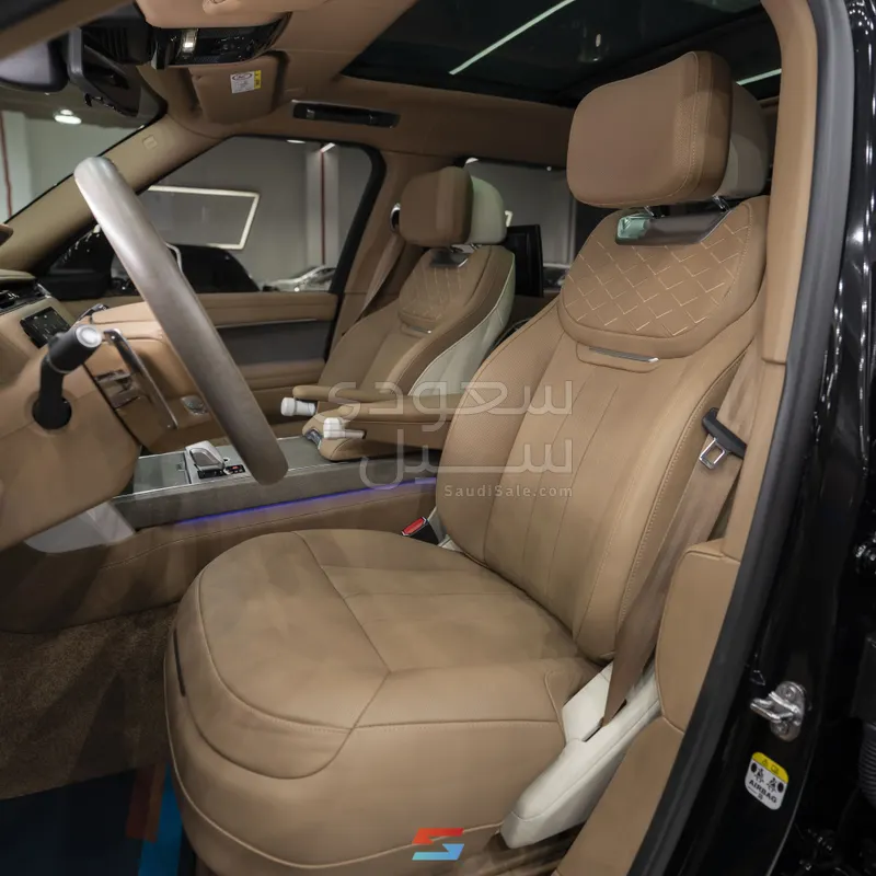 2025 لاند روفر رينج روفر اس في اوتوبيوغرافي