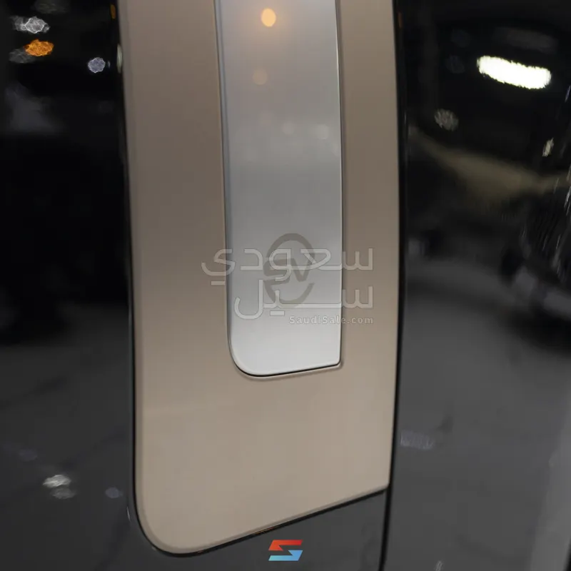 2025 لاند روفر رينج روفر اس في اوتوبيوغرافي