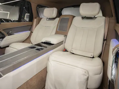 2025 لاند روفر رينج روفر اس في اوتوبيوغرافي