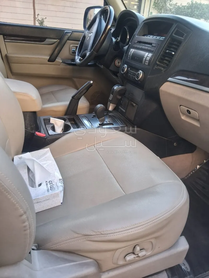 2012 Mitsubishi Pajero