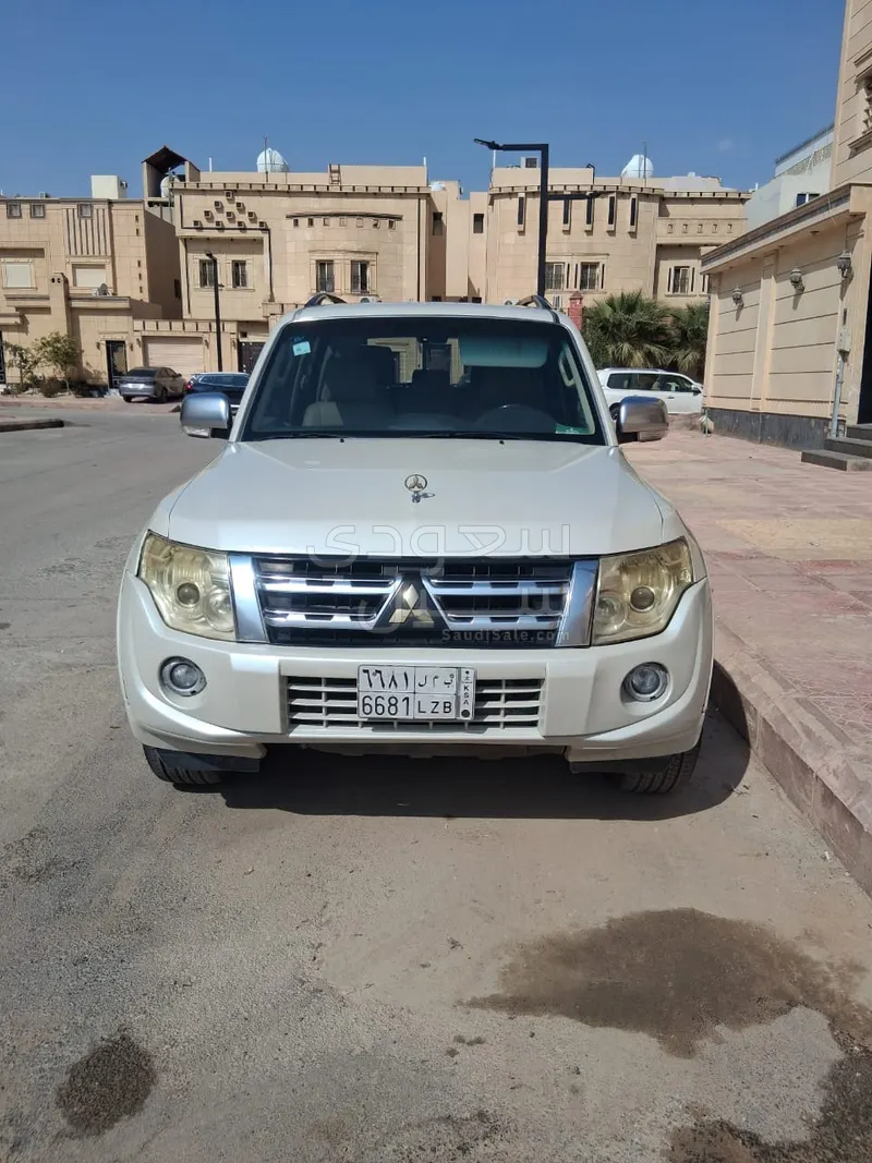 2012 Mitsubishi Pajero