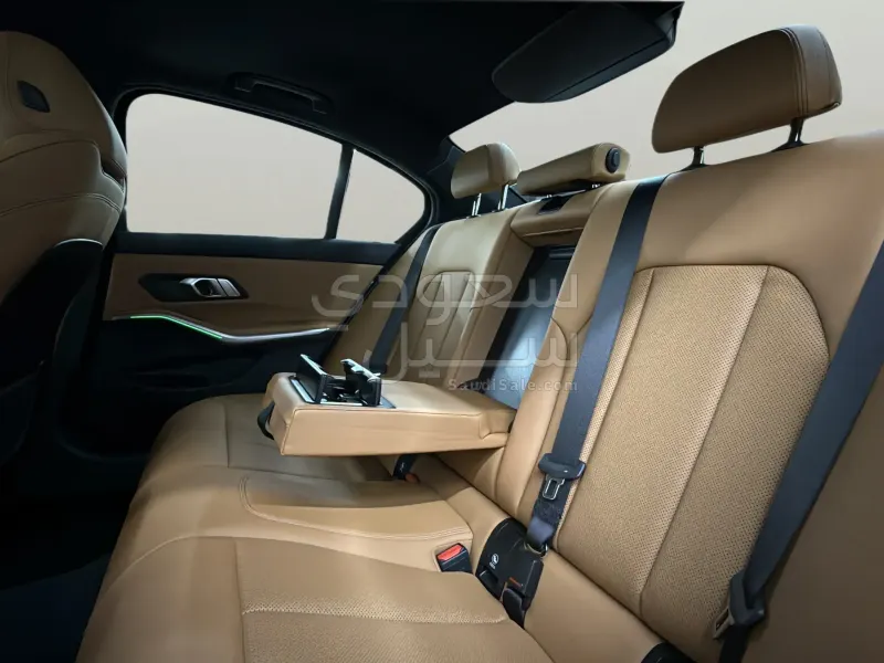 2024 بي ام دبليو الفئة الثالثة 320 أي