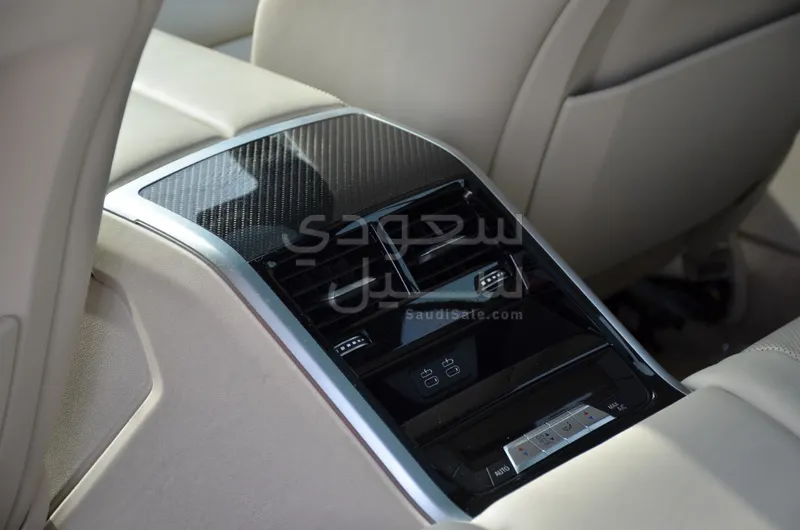 2023 بي ام دبليو الفئة الثامنة 840