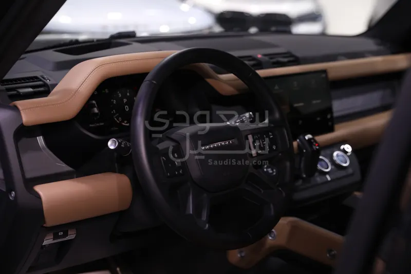 2025 لاند روفر ديفيندر