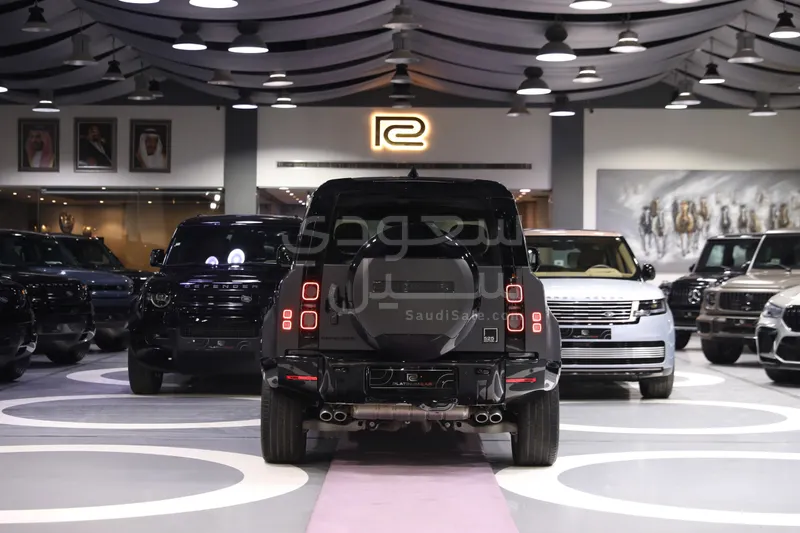 2025 لاند روفر ديفيندر