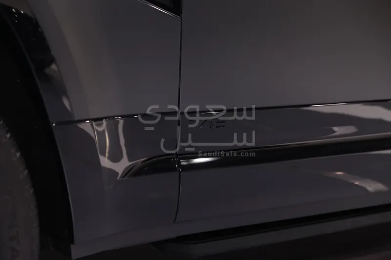 2025 لاند روفر ديفيندر