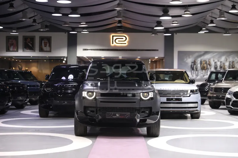 2025 لاند روفر ديفيندر