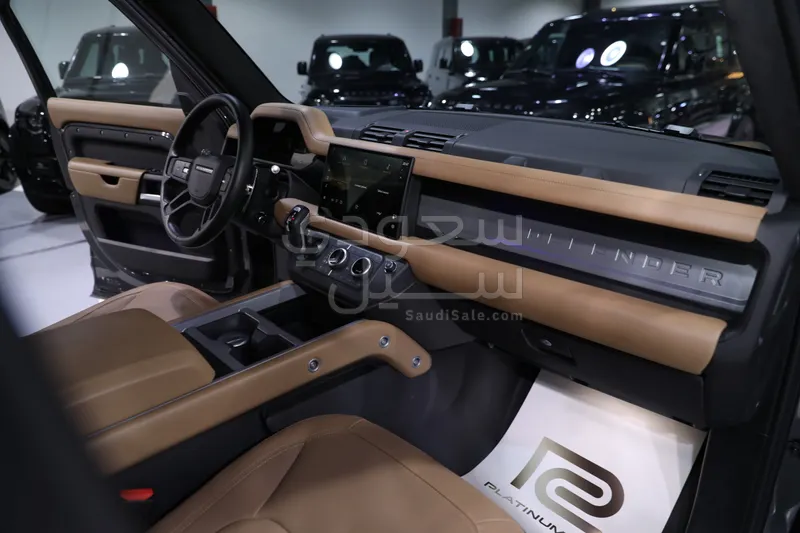 2025 لاند روفر ديفيندر