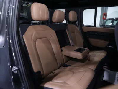 2025 لاند روفر ديفيندر